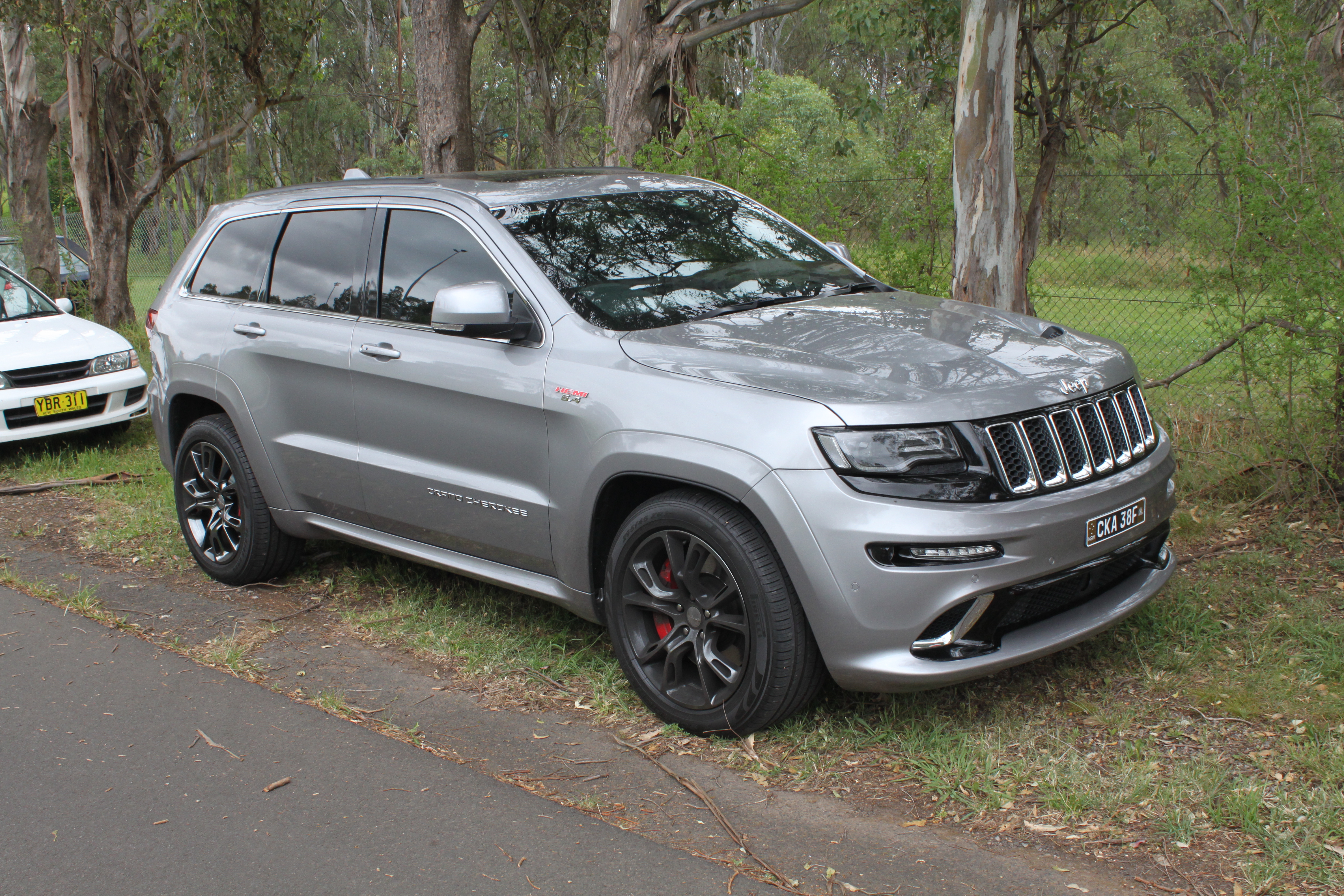 ジープグランドチェロキー3.0L 3.6L 5.7Lのルーフラッククロスバーと盗難防止ロックRoof Rack Cross Bars For Jeep Grand Cherokee 3.0L 3