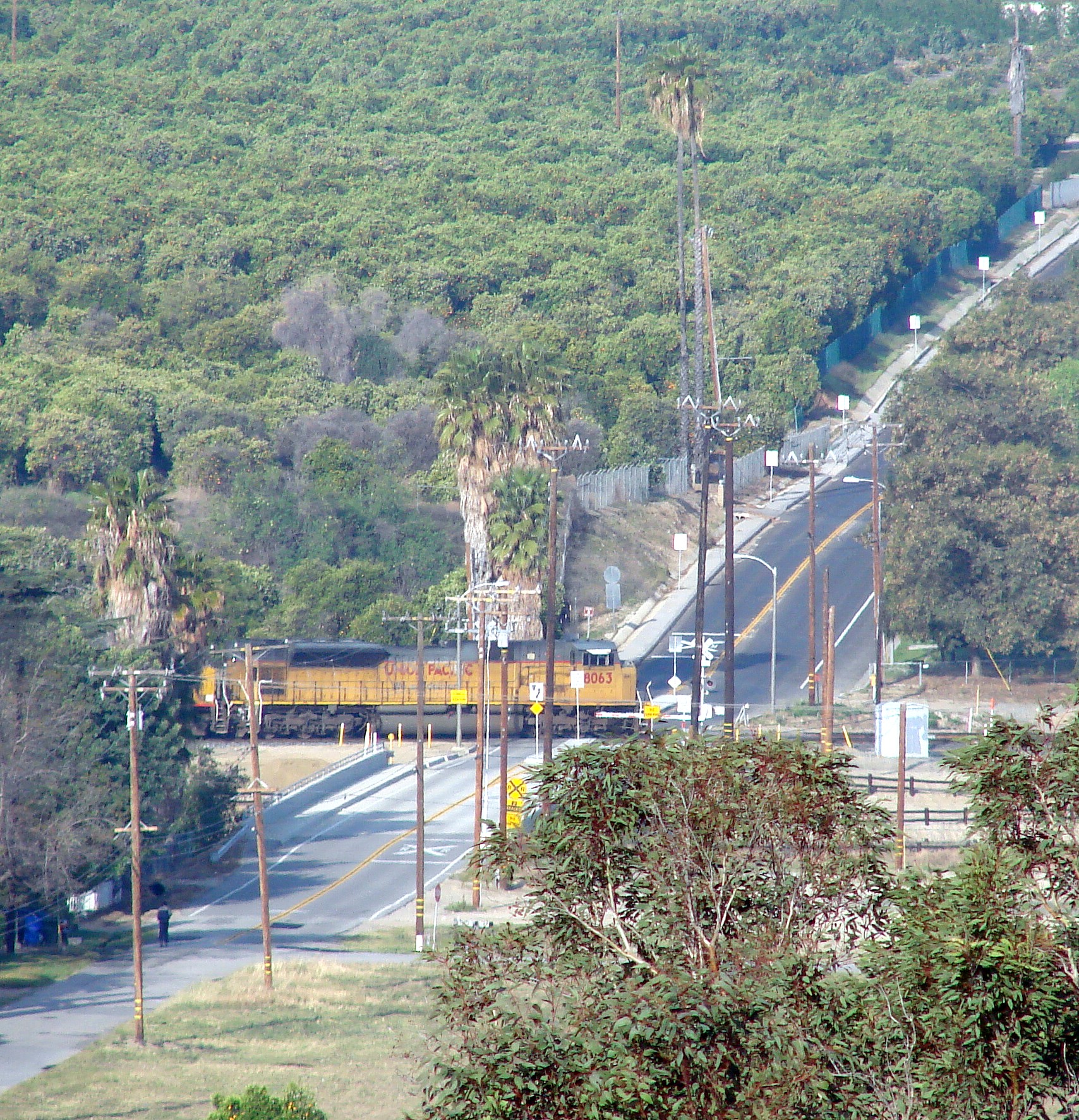 File Beaumont Ave Crossing Redlands CA 3 2012 6878330930 .jpg