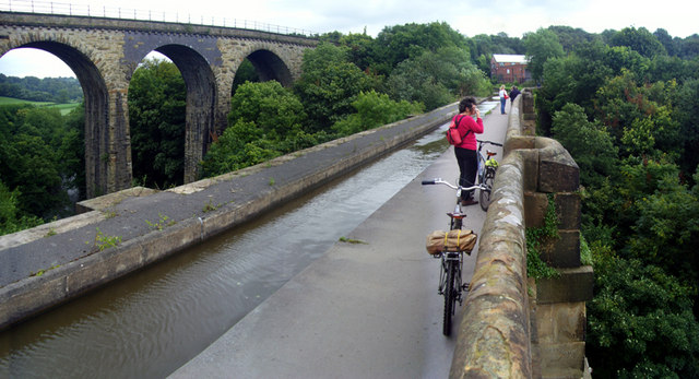 File:Bridges over the Goyt Valley - geograph.org.uk - 960897.jpg