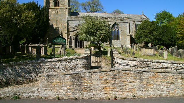 File:Churchyard Entrance - geograph.org.uk - 426932.jpg