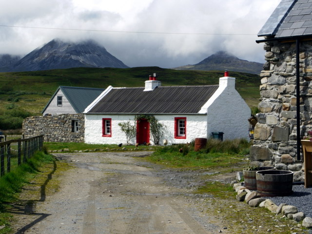 File:Croft house, Knockrome - geograph.org.uk - 1328988.jpg