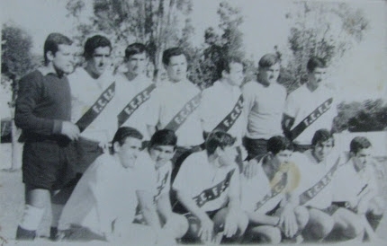 Archivo:Equipo F.C.F.C.con su portero Eduardo Pierri.jpg