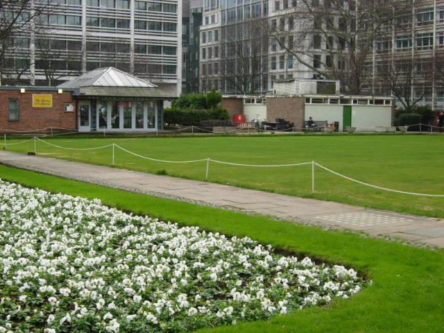 File:Finsbury Square - geograph.org.uk - 325925.jpg