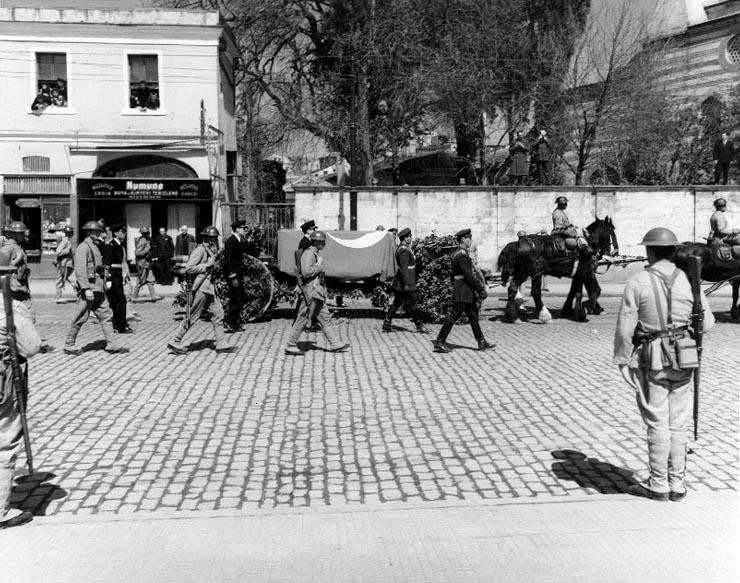 File:Funeral procession for Mehmet Münir Ertegün, former Turkish Ambassador to Washington after his body was carried to Istanbul by the USS Missouri.jpg