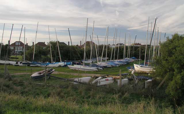 File:Goring Yacht Club - geograph.org.uk - 246160.jpg