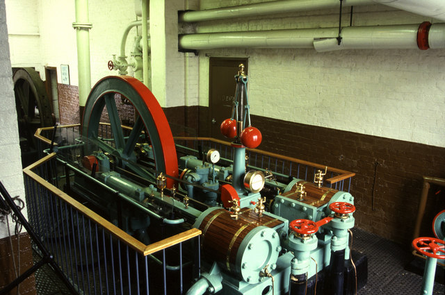 File:Hydraulic pumping engine, Ellesmere Port - geograph.org.uk - 1628942.jpg