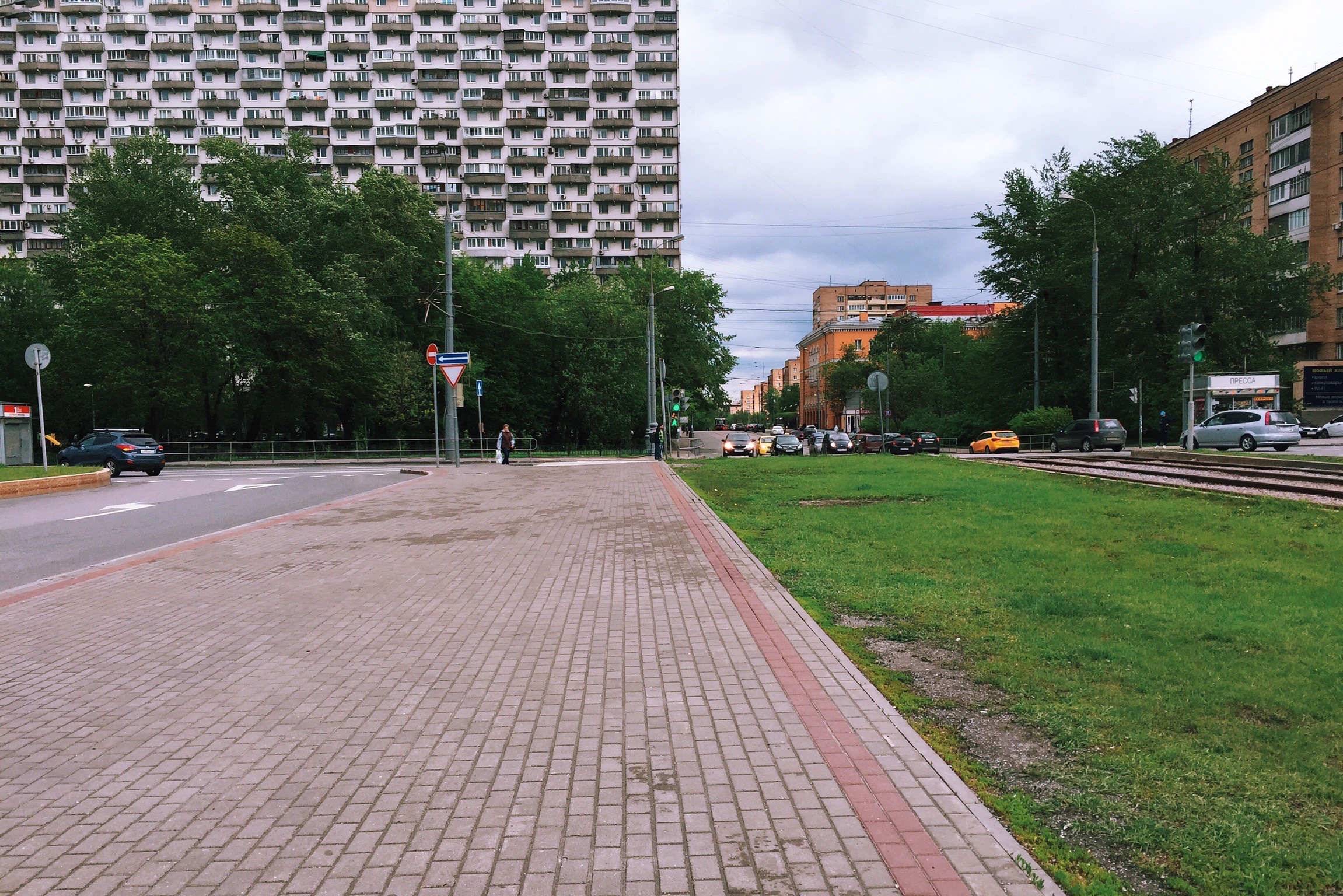 Кавказский проспект москва. Украинский бульвар 13 Москва. Украинский бульвар 6 Москва. Метро Киевская украинский бульвар 6. Метро Киевская украинский бульвар дом 13.