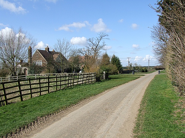 File:Potsgrove Village - geograph.org.uk - 371497.jpg