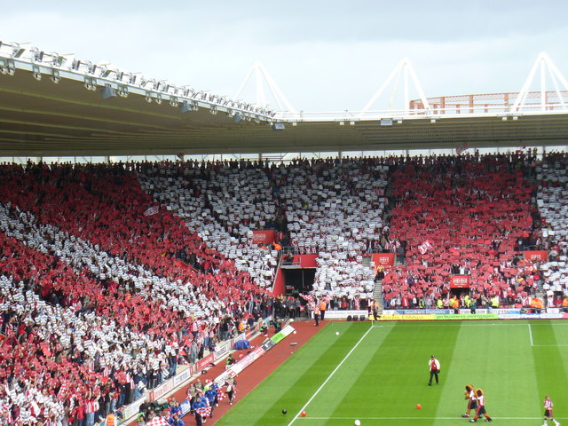 Pretemporada 2015/2016 del Villarreal Red_and_White_Stripes_at_St_Mary's_Stadium_-_geograph.org.uk_-_431347