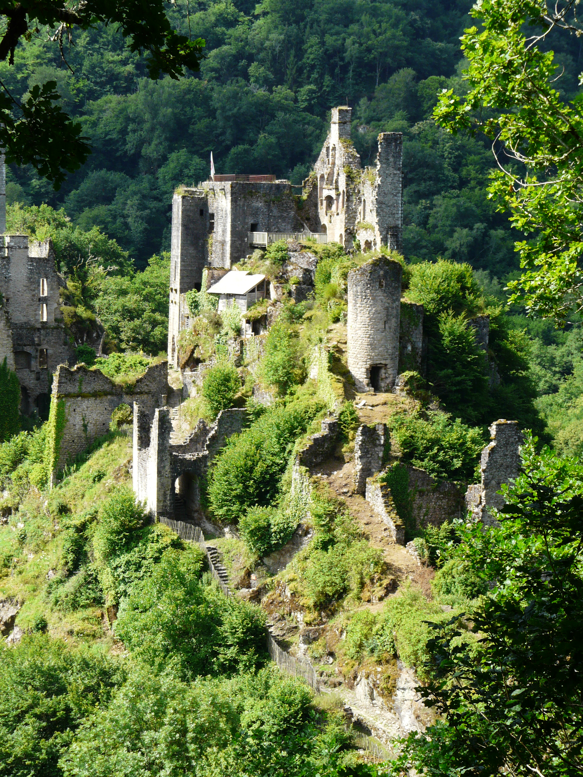 File Saint Geniez O Merle Tours De Merle Depuis D13 1 Jpg Wikimedia Commons