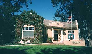 File:Santa Cruz Museum Exterior.jpg