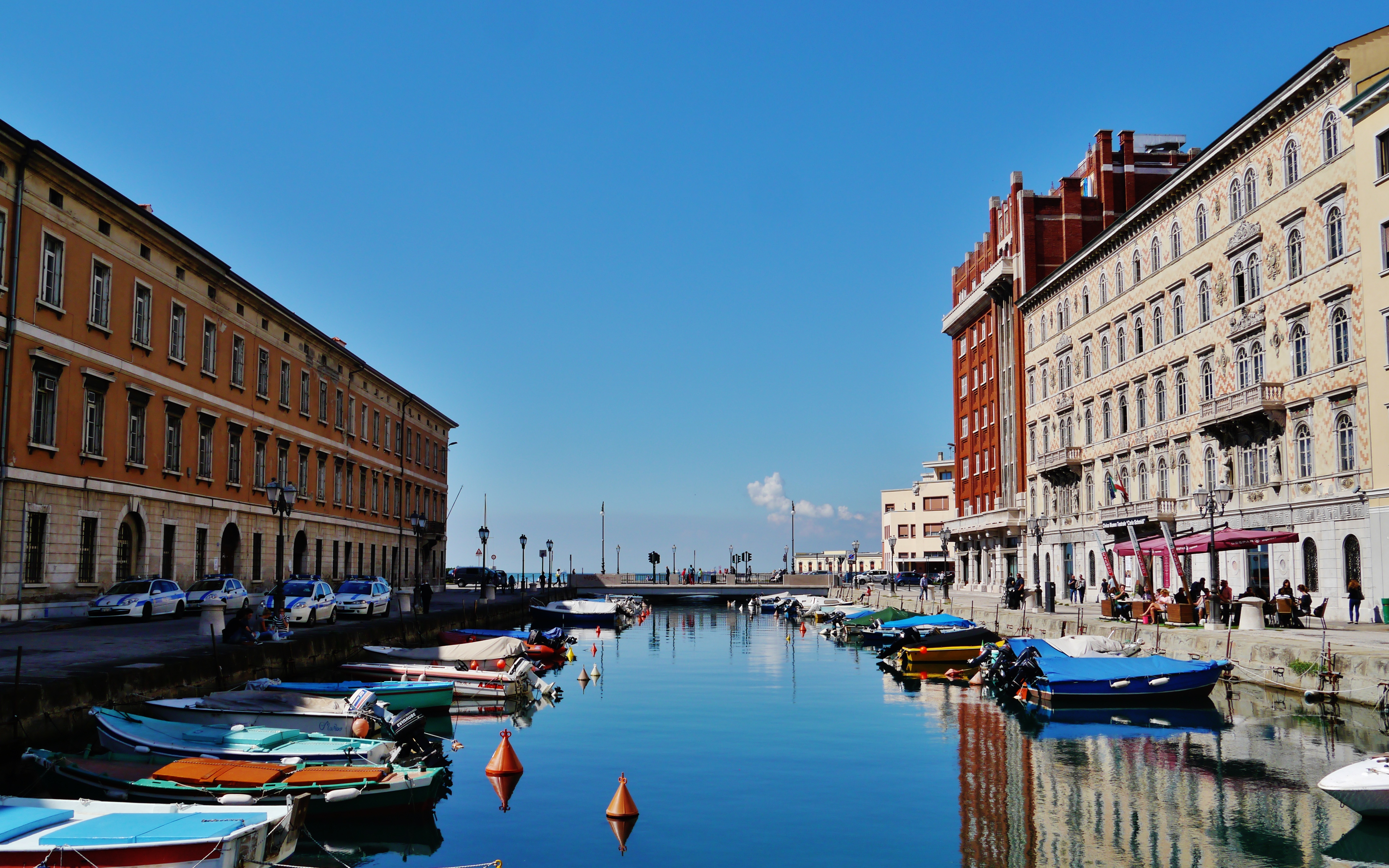 File Trieste Canal Grande 09 Jpg Wikimedia Commons