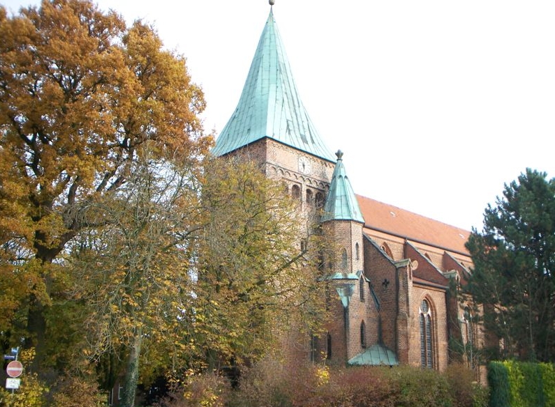 File:Weyhe Felicianuskirche.jpg