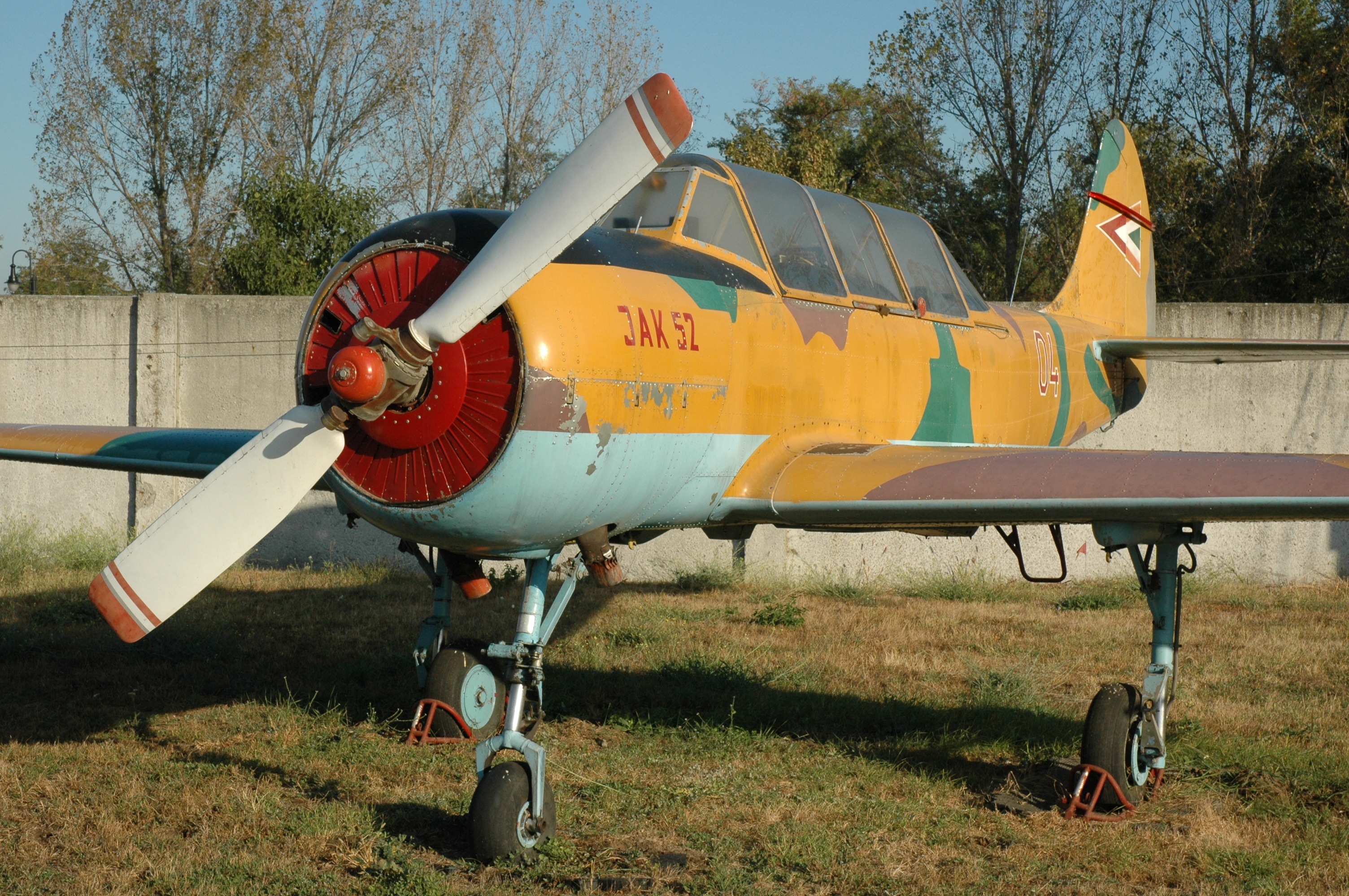 Yakovlev_Yak-52_Szolnok_2011_02.jpg