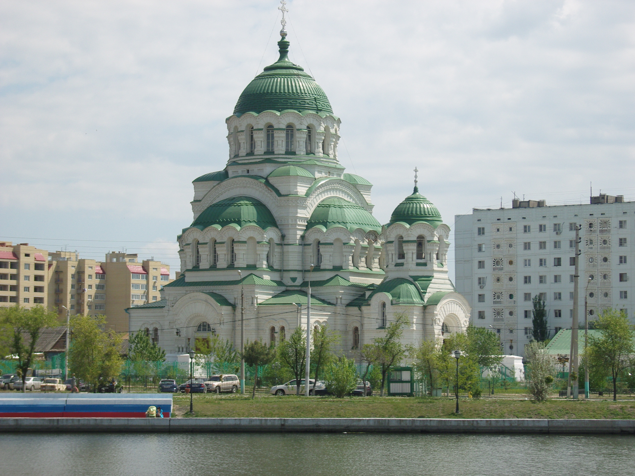 храм святого владимира в астрахани