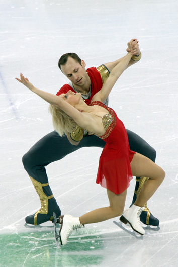 File:2010 Olympics Figure Skating Pairs - Maylin HAUSCH - Daniel WENDE - 0465A.jpg