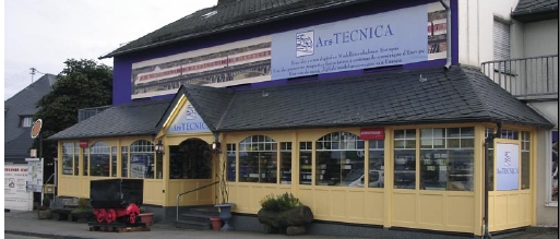 Eingang der ArsTECNICA an der deutsch-belgischen Grenze im deutschen Losheim (Eifel).