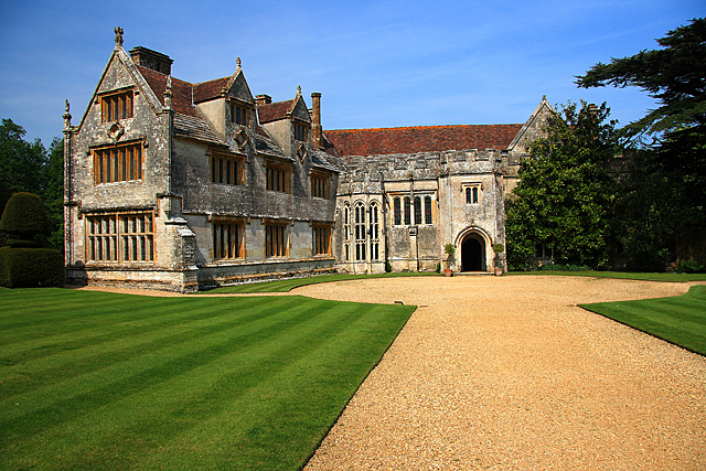 File:Athelhampton House the South Front - geograph.org.uk - 811811.jpg