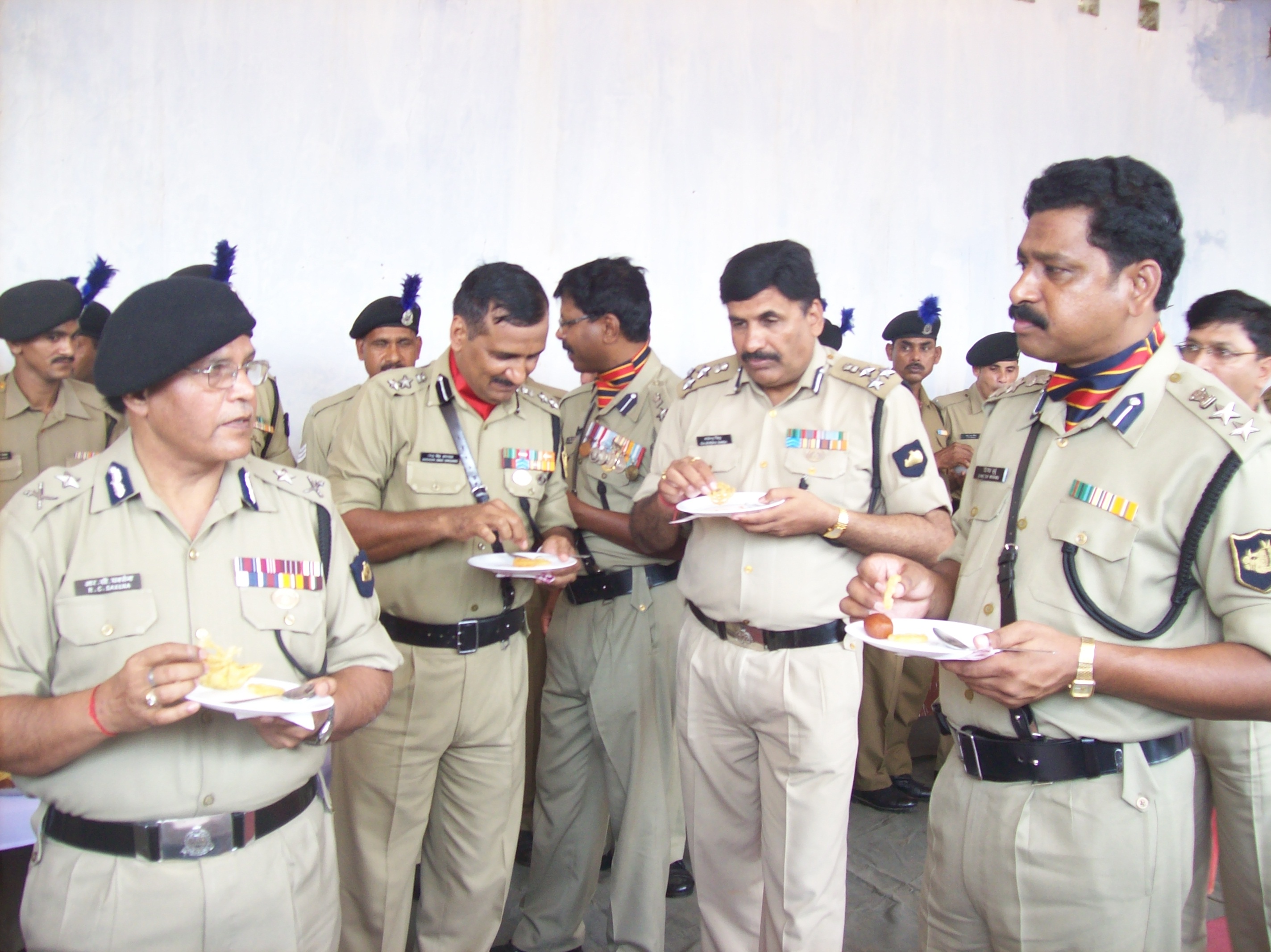 Men Khaki Police Uniform, Size: S-XXL at Rs 3500/set in Ernakulam | ID:  14466142548