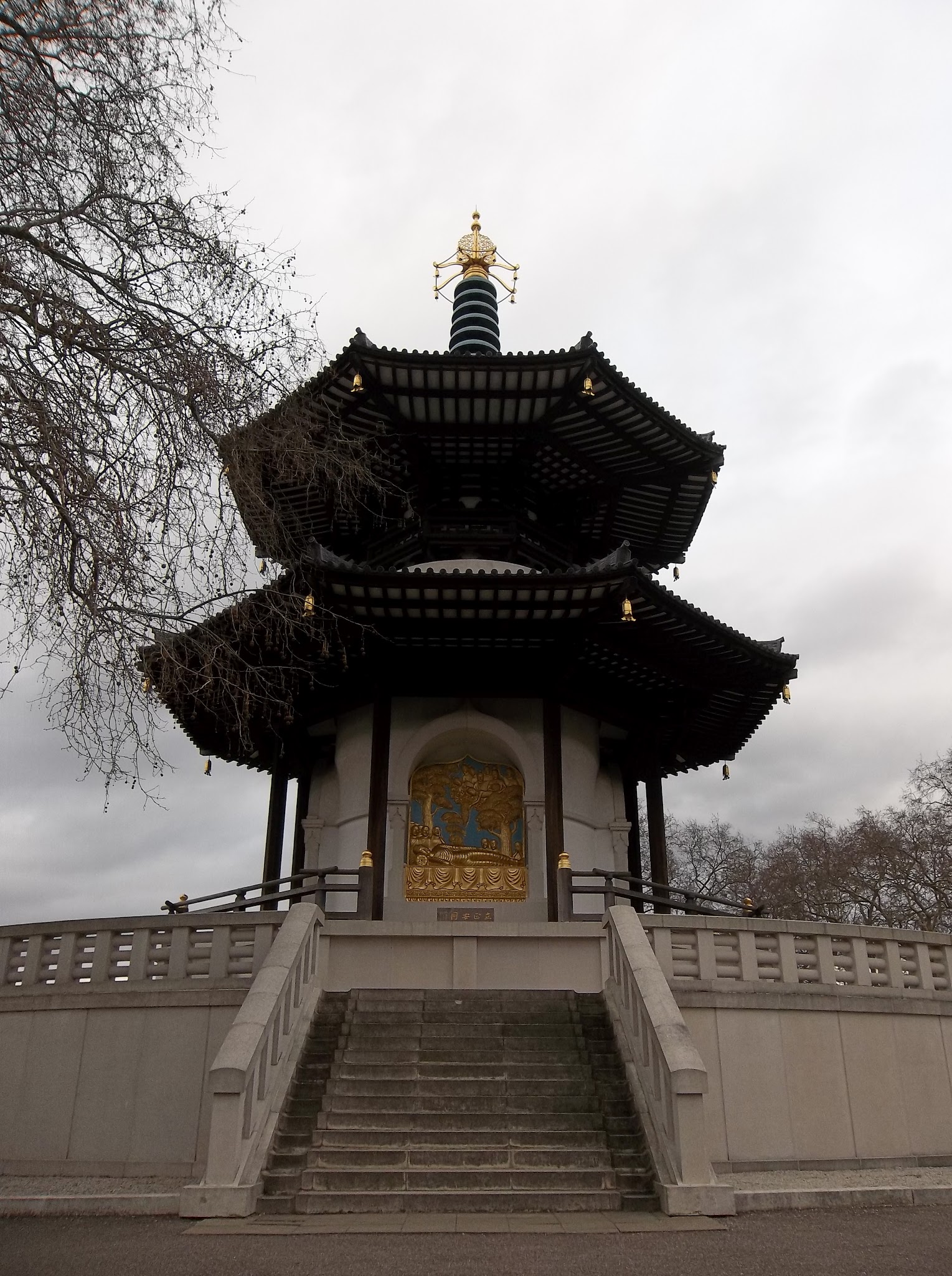 Пагода на два. Репина парк пагода. Battersea Park Pagoda.