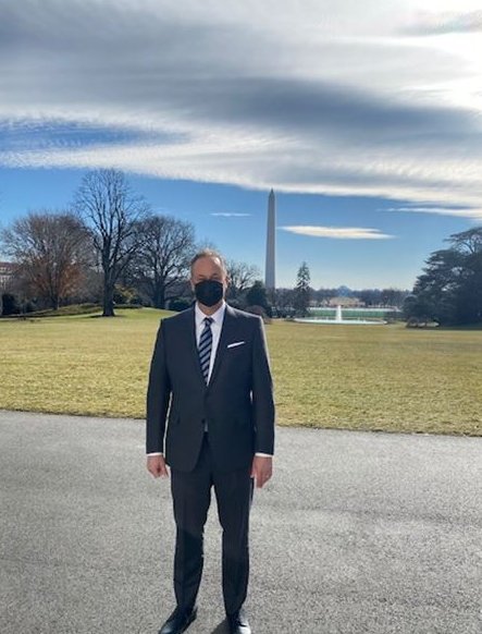 File:Douglas Emhoff tours the White House 01.jpg