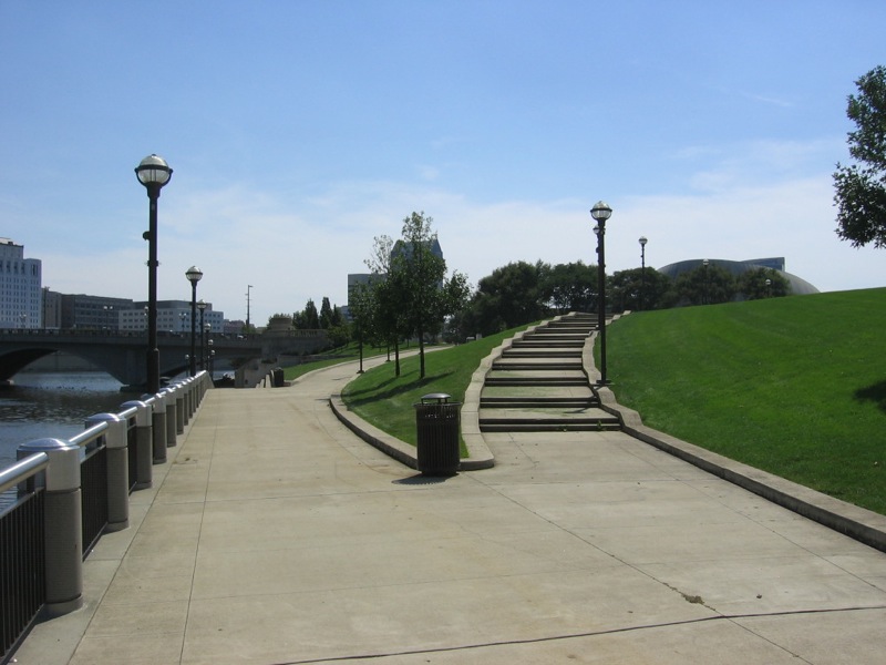 File:Downtown Columbus - Broad Street Bridge - 1381901532.jpg