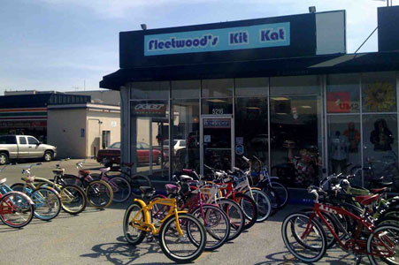 File:Fleetwood's Kit Kat, storefront facing Hillcrest Avenue, Dallas, Texas, 2009.jpg