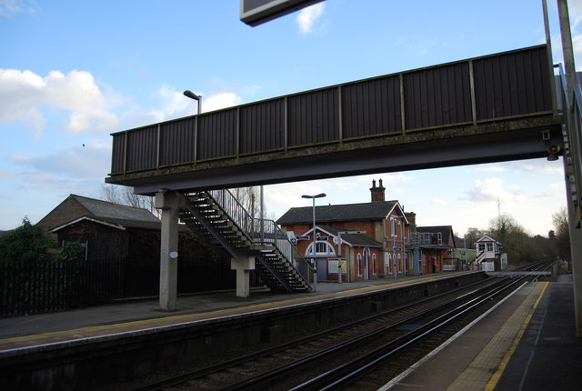 File:Footbridge across the line, Robertsbridge Station - geograph.org.uk - 1733902.jpg