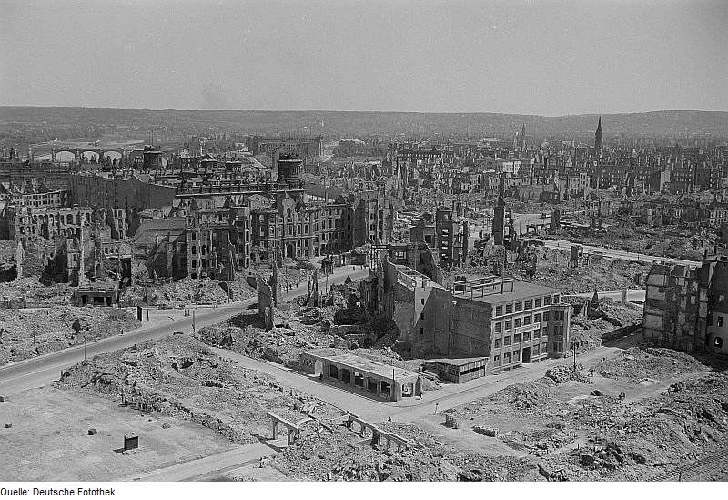 Blick nach Nord-Ost von der Kreuzkirche aus 1950