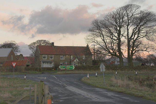 File:High Park Farm - geograph.org.uk - 317748.jpg