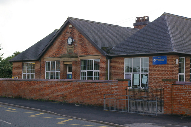 File:Holme on Spalding Moor Primary School.jpg