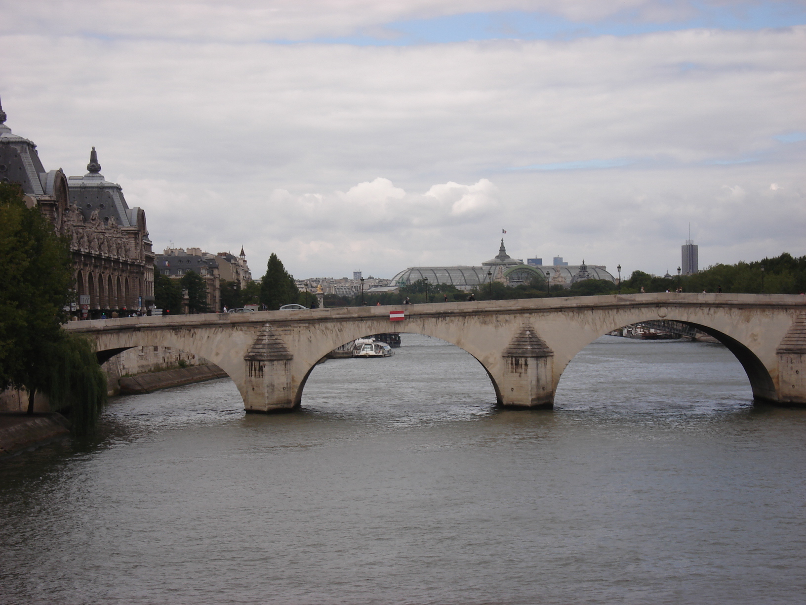 Le seine. La seine исполнитель. La seine бой. La seine Дата. La seine магазин Балашиха.