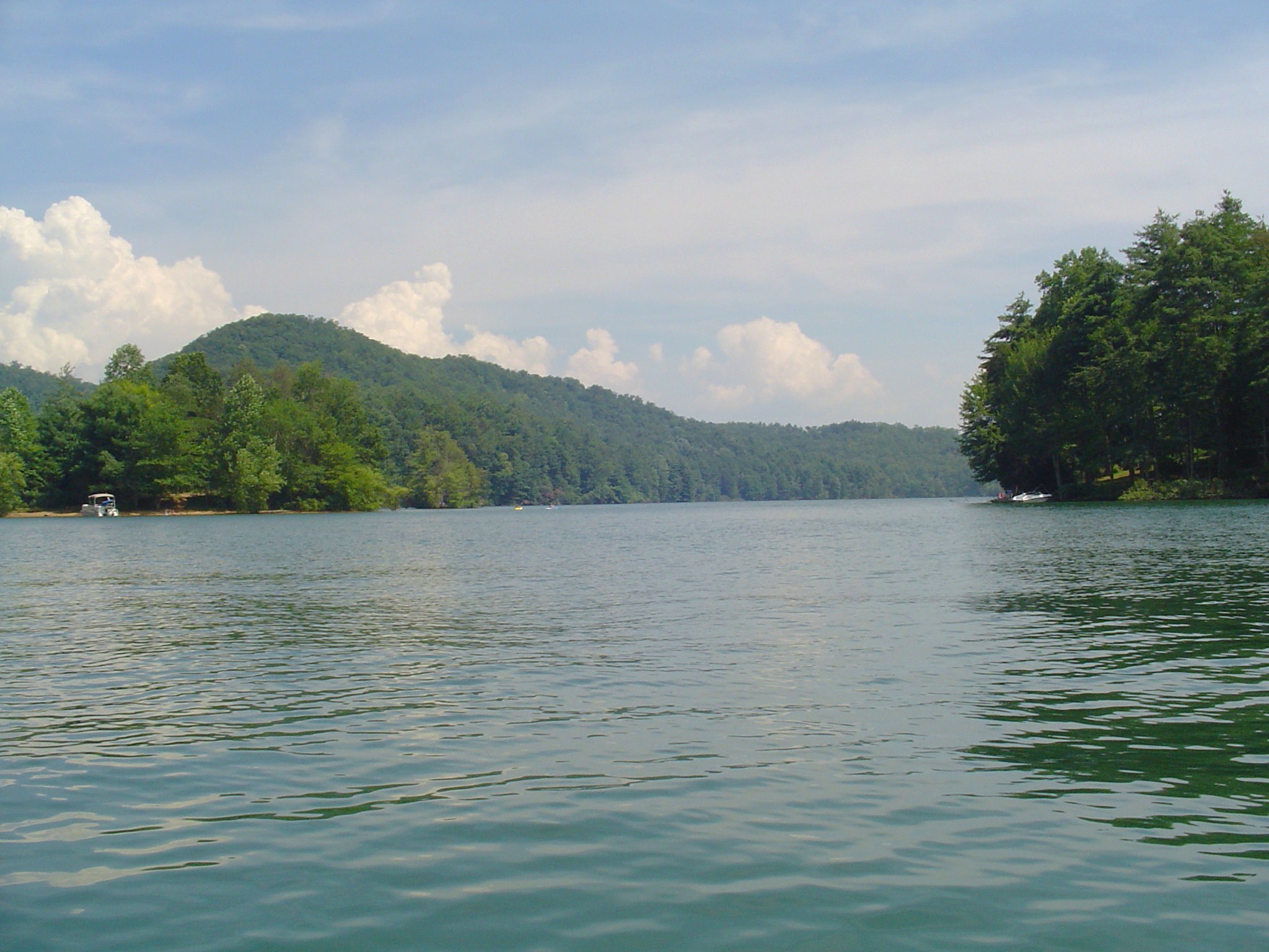 File:Lake Glenville North Carolina.jpg - Wikimedia Commons