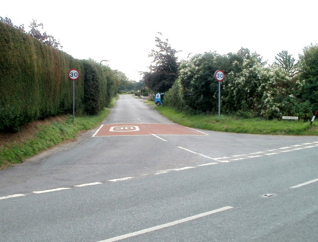 File:Loop Road, Beachley - geograph.org.uk - 2201476.jpg