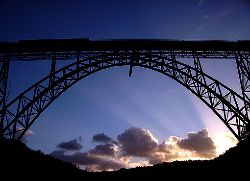 File:Muengstener Bruecke Abendstimmung.jpg