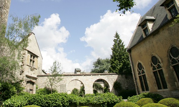 File:Parc Mur de Le-Vergeur.JPG