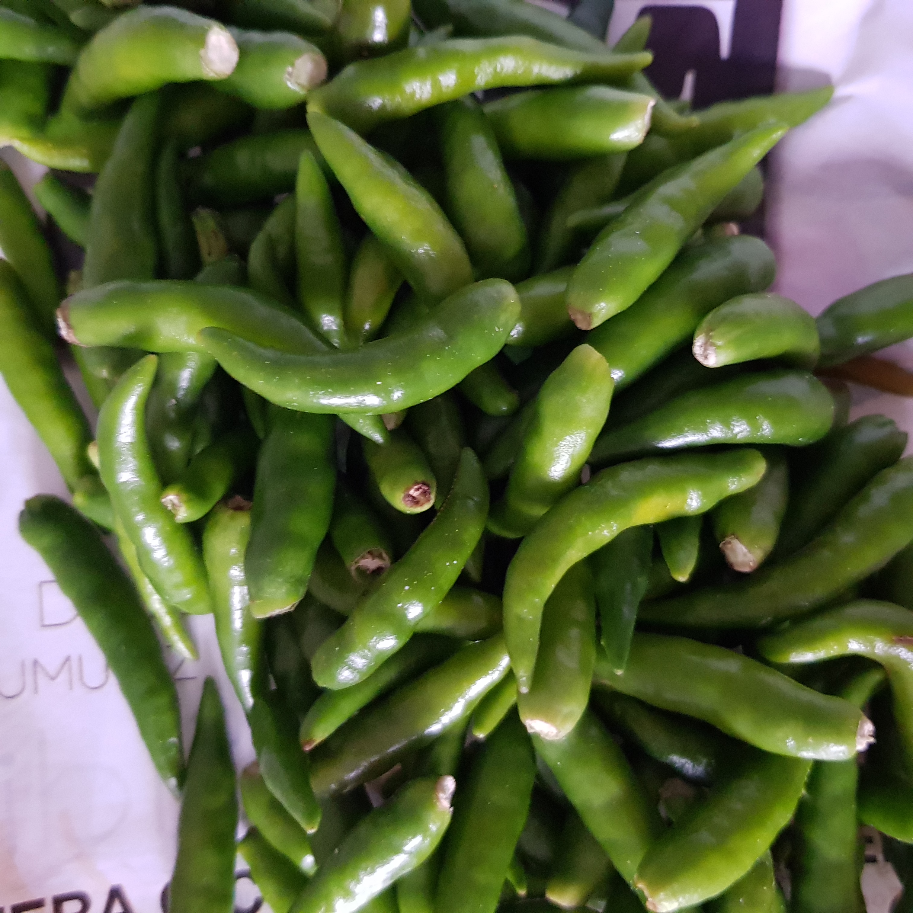 File:Piments oiseau vert de La Réunion.jpg - Wikimedia Commons