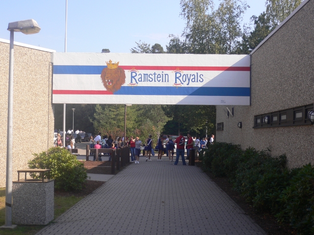 https://upload.wikimedia.org/wikipedia/commons/e/ea/Ramstein_Royals_front_sign.jpg