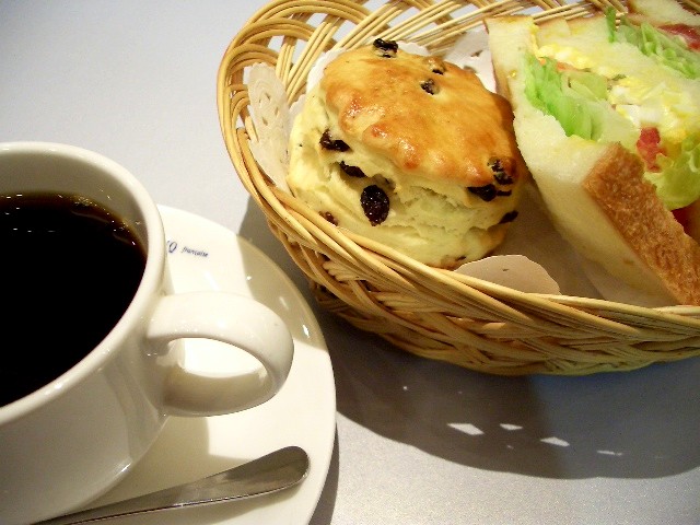 File:Scone and Cafe.jpg