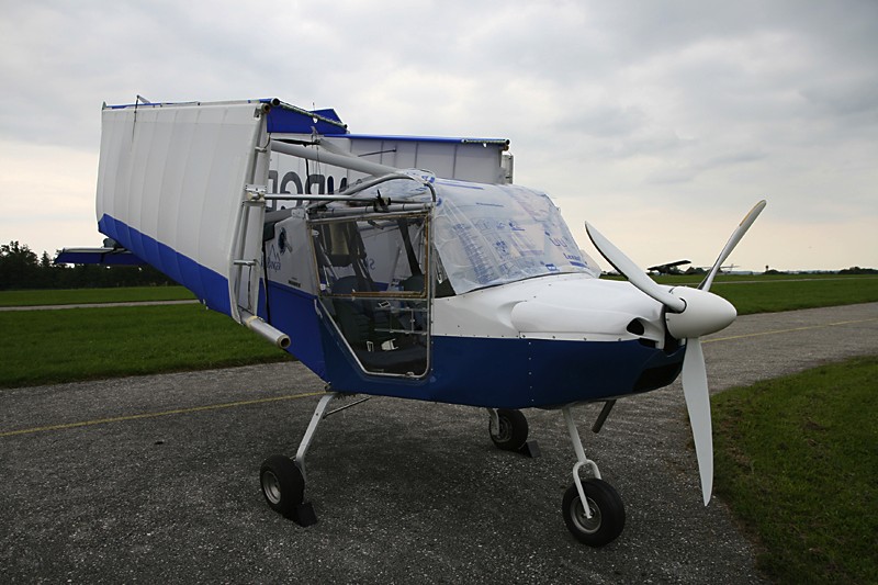 File:Skyranger Klappfluegel 9013.jpg