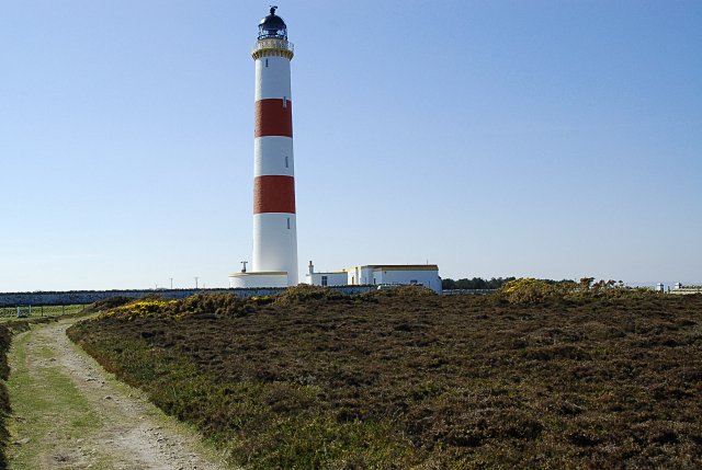 File:Tarbat Ness Lighthouse - geograph.org.uk - 384908.jpg