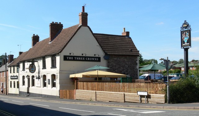 File:The Three Crowns, Barrow upon Soar - geograph.org.uk - 516725.jpg