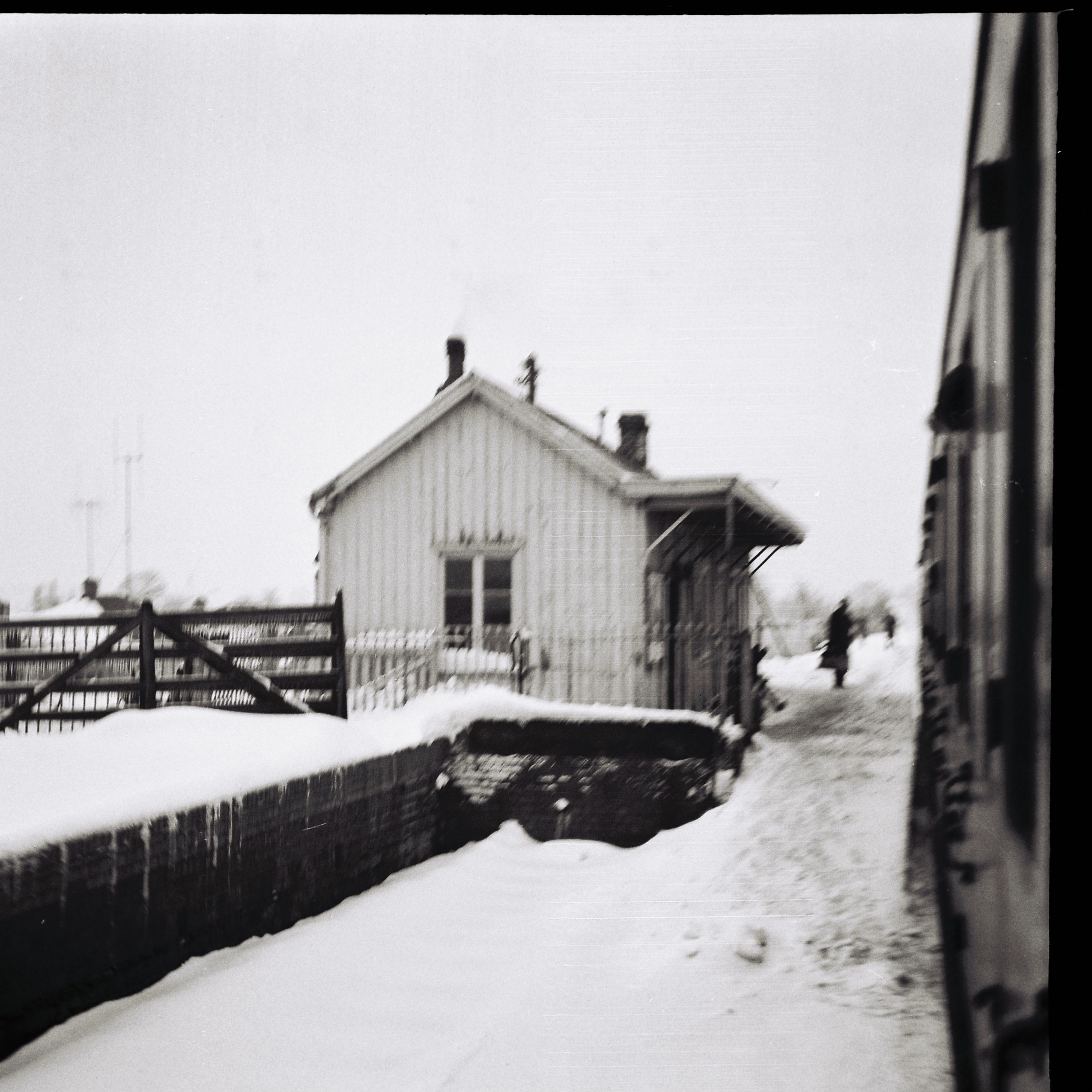 Tiddington railway station