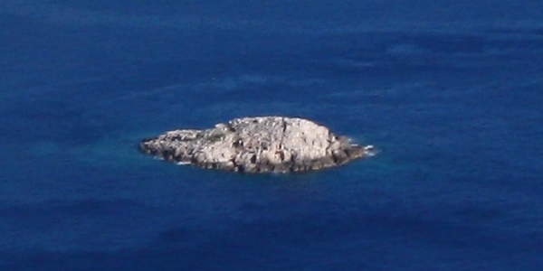 File:Uska island, Skrivena luka, Lastovo.jpg