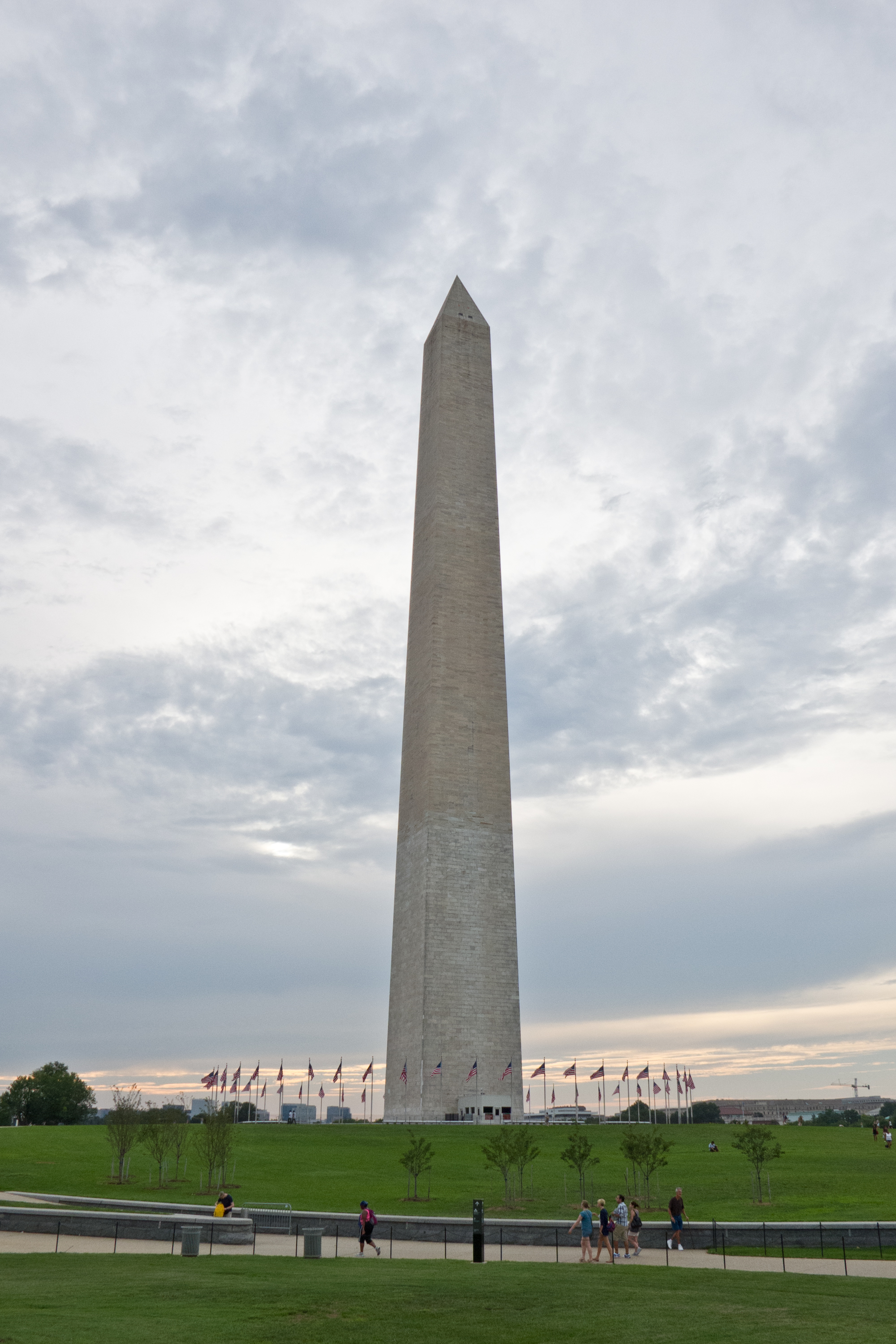 Памятник 1 метр. Монумент CCP. Монумент Вашингтона трещина. Монумент Вашингтона строительство. Памятник 1метр 20 сантиметров.