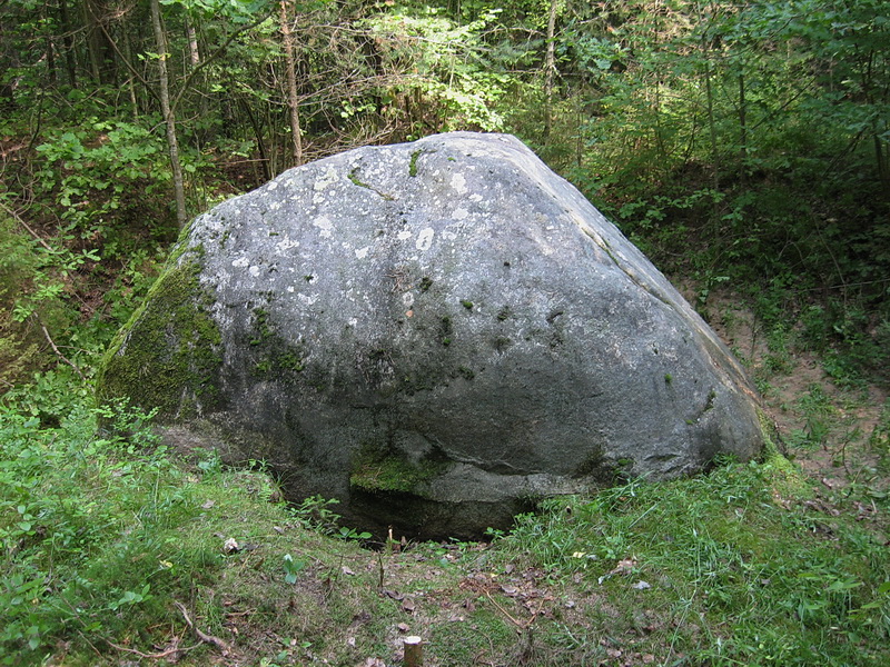 Stone 2. Камень валун Никольское. Валун Захаров камень. Таллин валуны камни. Ольгинский валун.