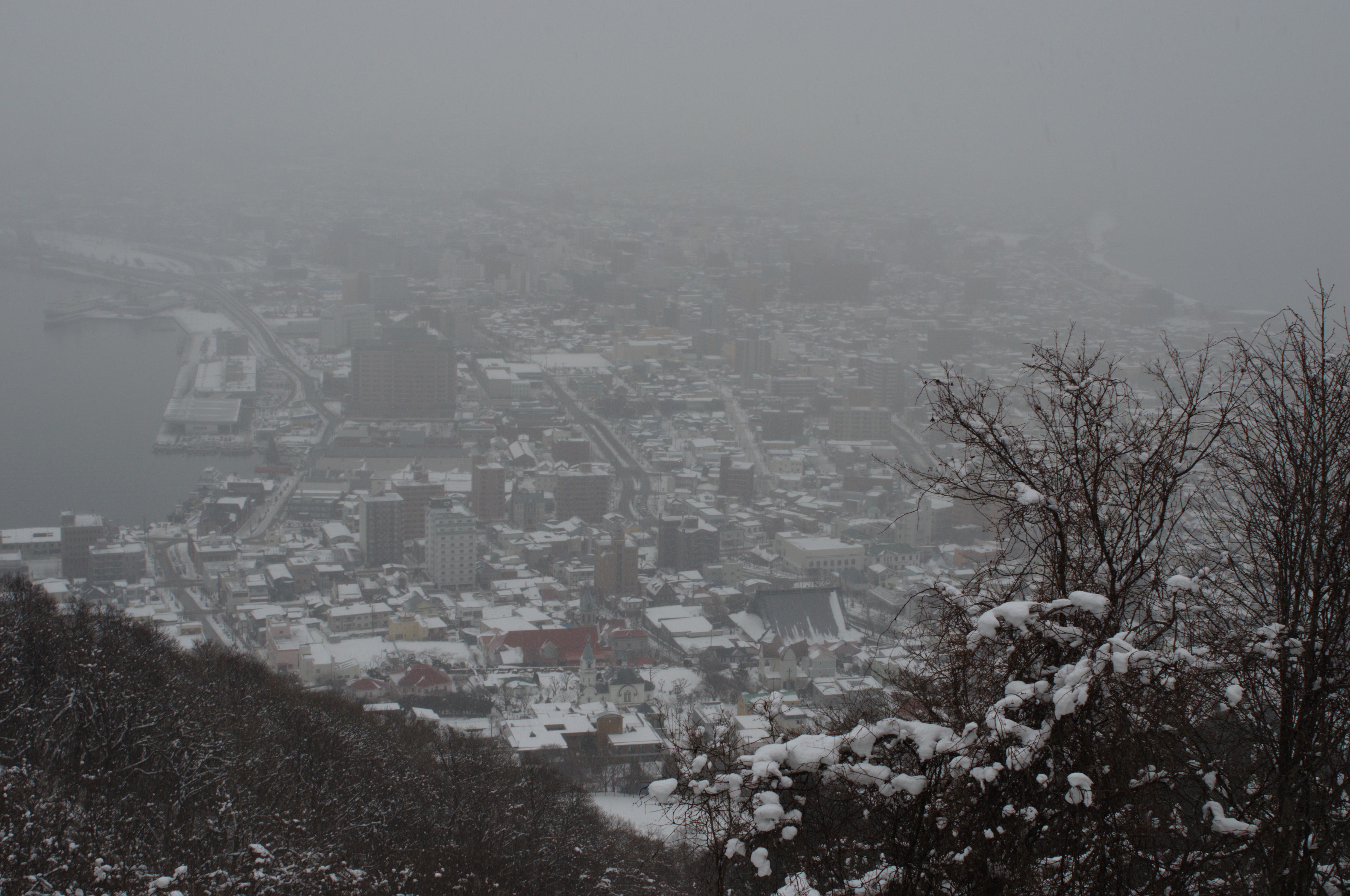 File 日本 北海道 函館市 函館山から雪の日の眺め Jpg Wikimedia Commons