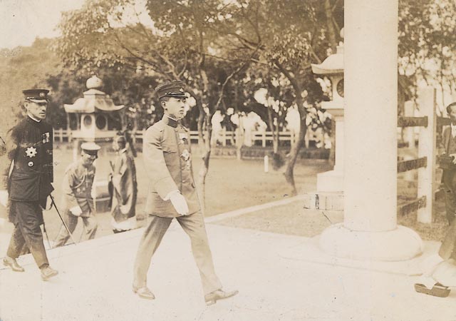 File 1923年日本皇太子裕仁訪拜臺灣神社japanese Crown Prince Hirohito On The Way To Taiwan Grand Shrine Jpg 维基百科 自由的百科全书