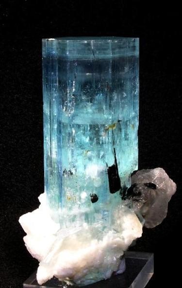 File:Beryl-Schorl-Quartz-118151.jpg