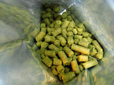 100 g de granulés de houblon pour la bière, teneur en acide alfasique 8,0 %.